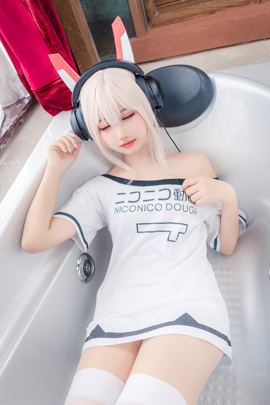 图片[1]-兔玩映画 VOL.040 浴缸里的凌波酱 [39P] 精选-微密空间-全网最全抖音网红铁粉空间觅圈